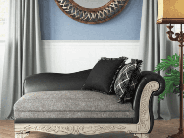 CHAISE